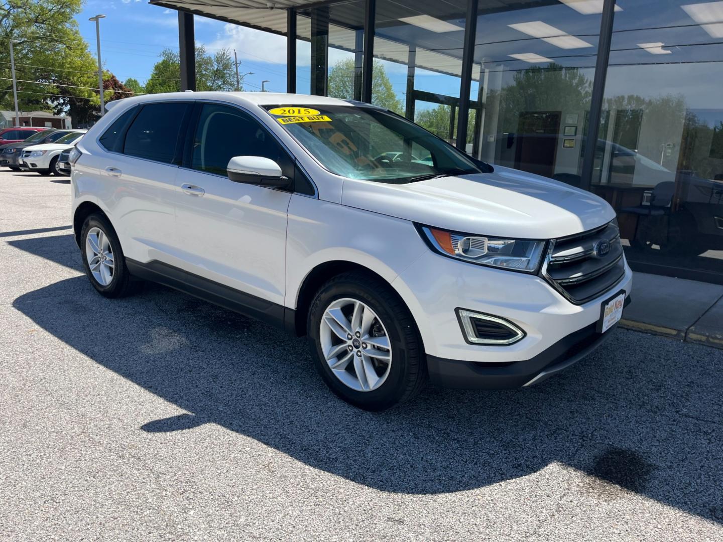 2015 Oxford White Ford Edge SEL FWD (2FMTK3J91FB) with an 2.0L L4 DOHC 16V engine, 6-Speed Automatic transmission, located at 1633 W Kimberly, Davenport, IA, 52806, (563) 323-5341, 41.559456, -90.598732 - Photo#2